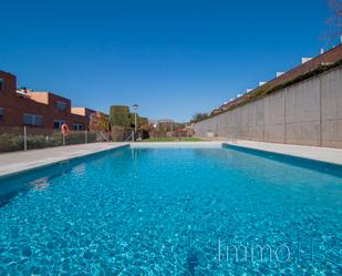 Piscina de Casa adosada en venda en Sant Quirze del Vallès amb Aire condicionat, Calefacció i Jardí privat
