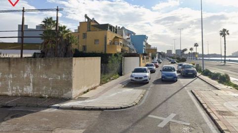 Foto 3 de Residencial en venda a Avenida de España, 156, Mondejar - Junquillos, La Línea de la Concepción