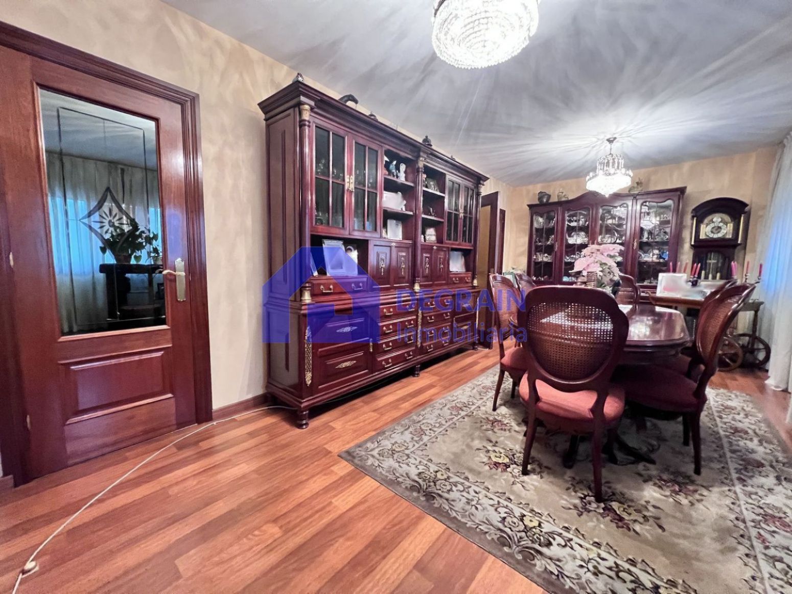 Comedor de Piso en venta en Oviedo  con Trastero
