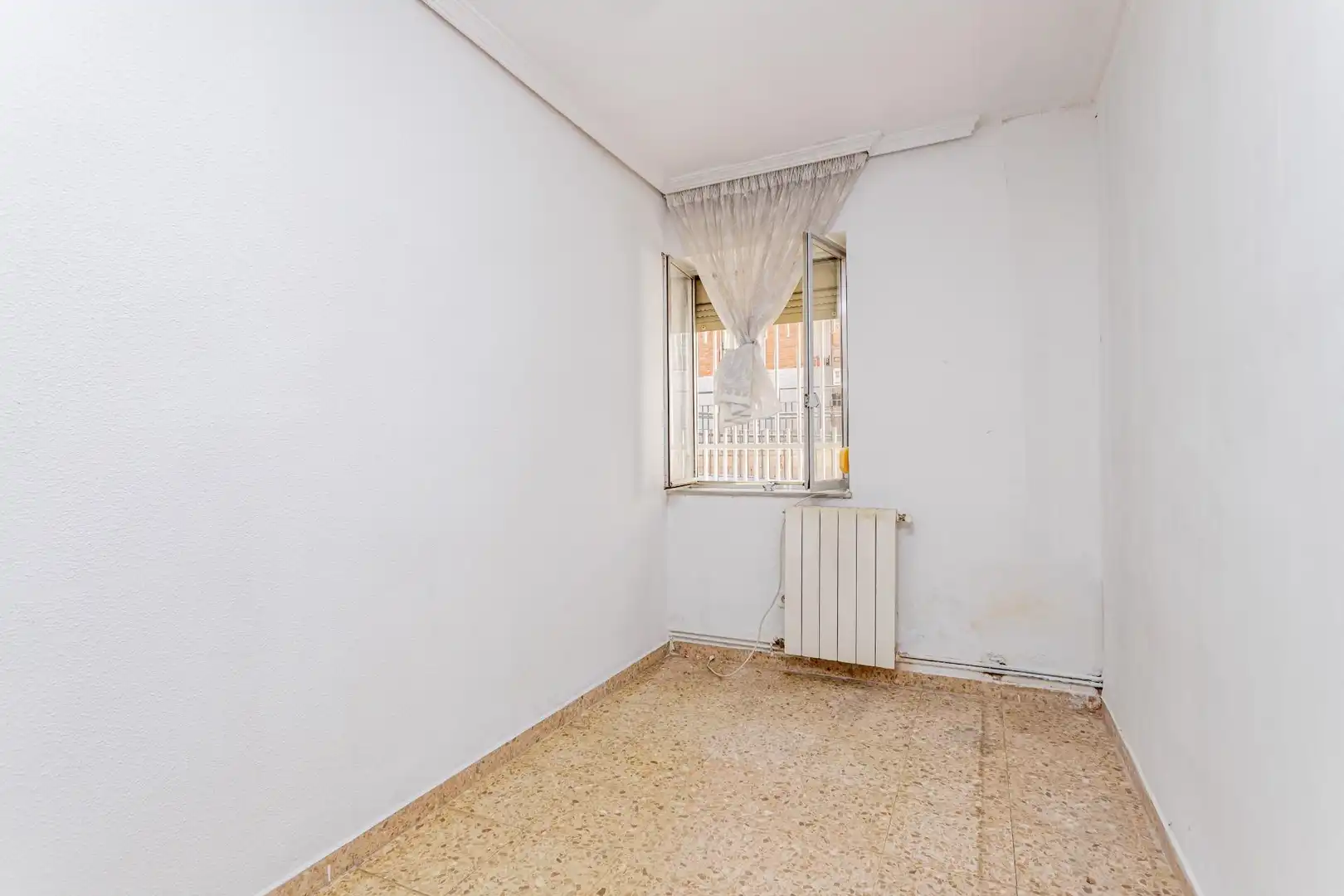 Habitación de Piso en venta en Madrid con Calefacción