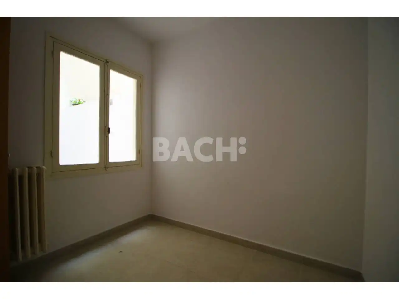 Flat for sale in Vic  with Heating and Balcony
