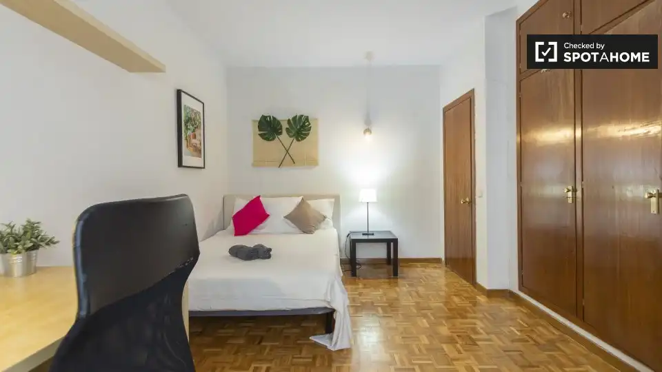 Bedroom of Flat for rent in Madrid  with Air Conditioner, Heating and Furnished