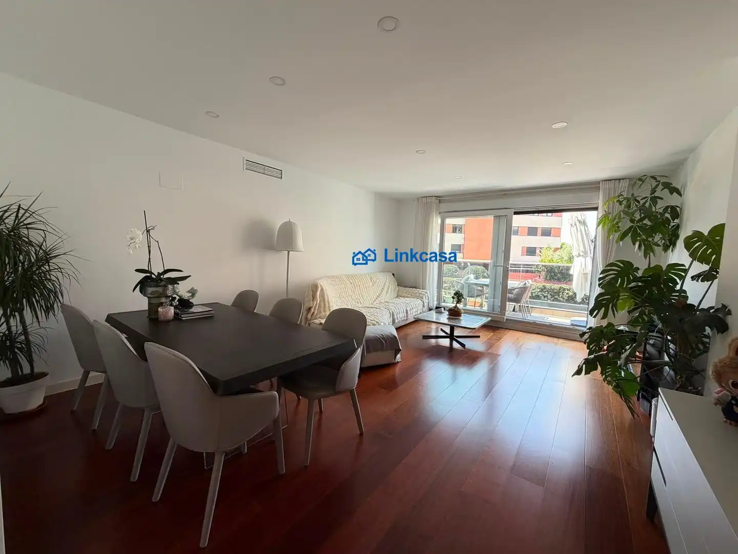 Sala d'estar de Pis de lloguer en Pozuelo de Alarcón amb Aire condicionat, Calefacció i Jardí privat