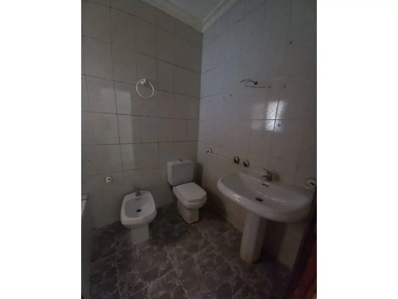 Badezimmer von Wohnung zum Verkauf in Baza mit Terrasse