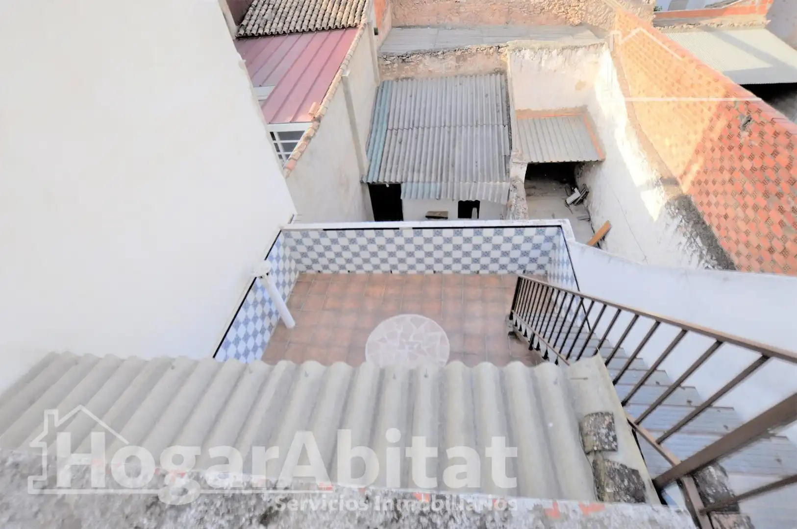 Terrassa de Casa o xalet en venda en La Pobla de Vallbona amb Terrassa i Traster