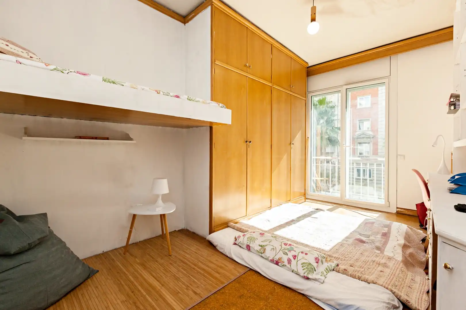Bedroom of Flat for sale in Barcelona  with Terrace, Storage room and Furnished