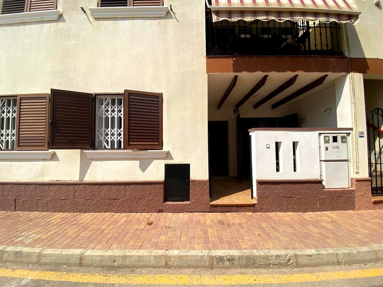 Vista exterior de Casa o xalet en venda en San Pedro del Pinatar amb Terrassa i Moblat