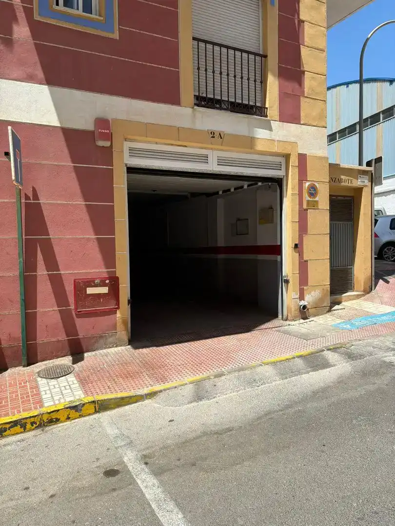 Aparcament de Garatge en venda en Adra