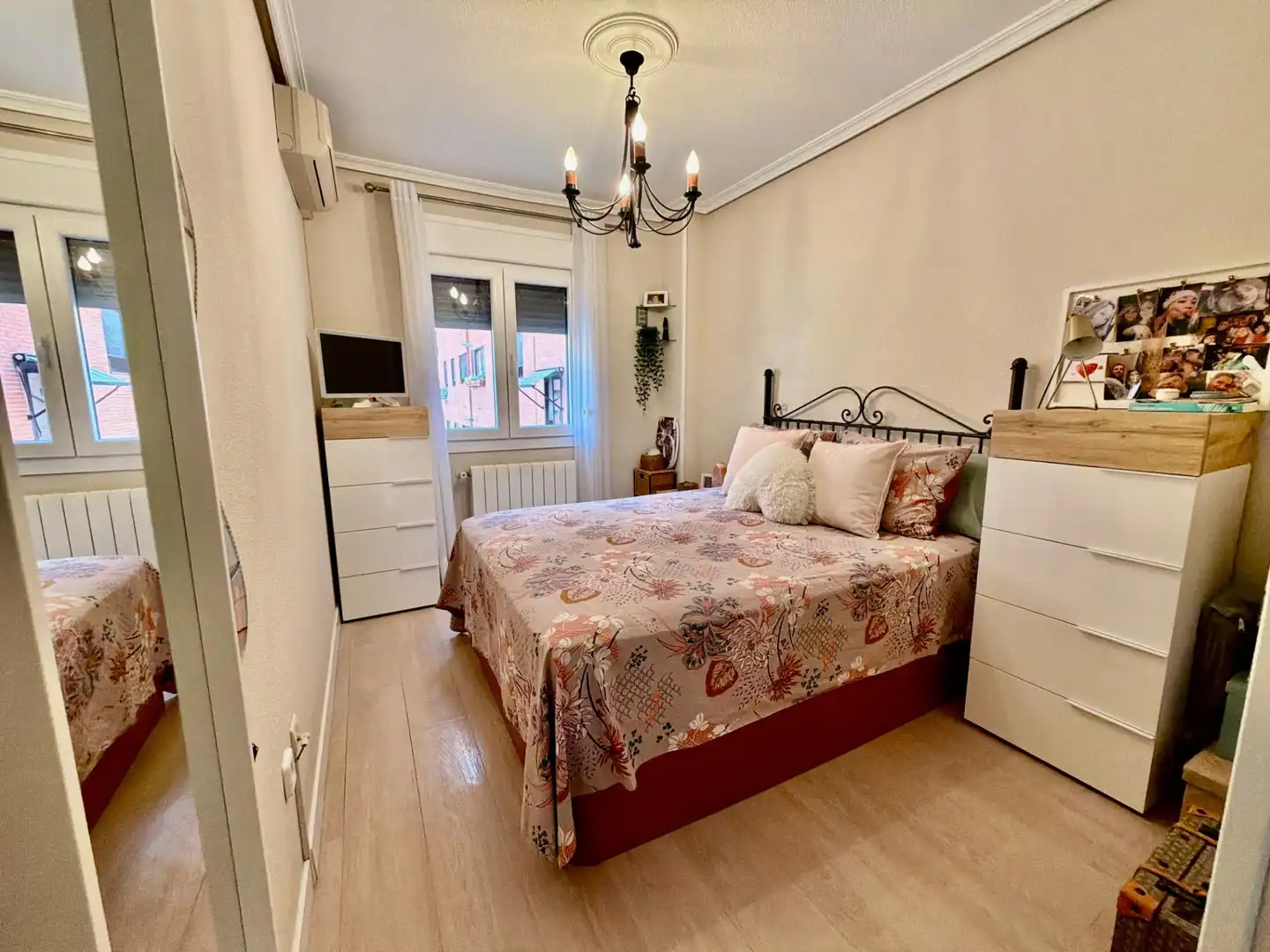 Bedroom of Flat for sale in Madrid  with Air Conditioner, Heating and Storage room