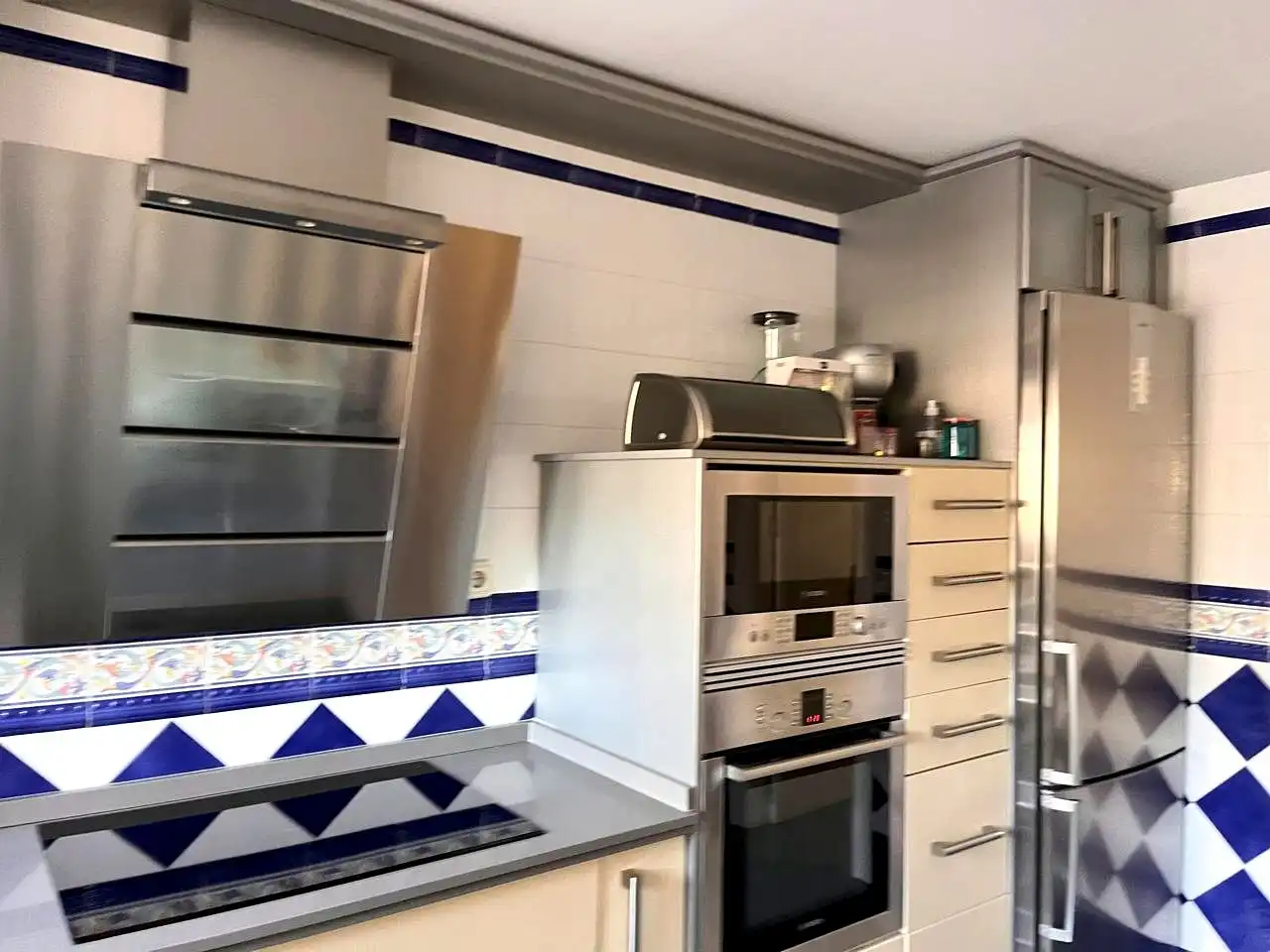 Cuina de Casa o xalet en venda en Peligros amb Aire condicionat, Calefacció i Jardí privat