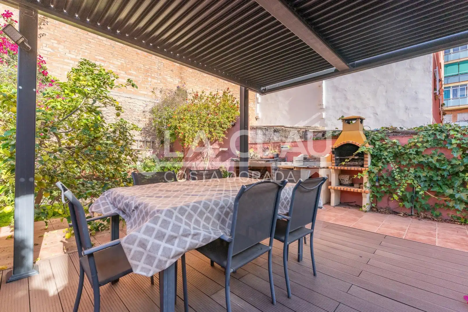 Terrasse von Einfamilien-Reihenhaus zum Verkauf in Gavà mit Heizung