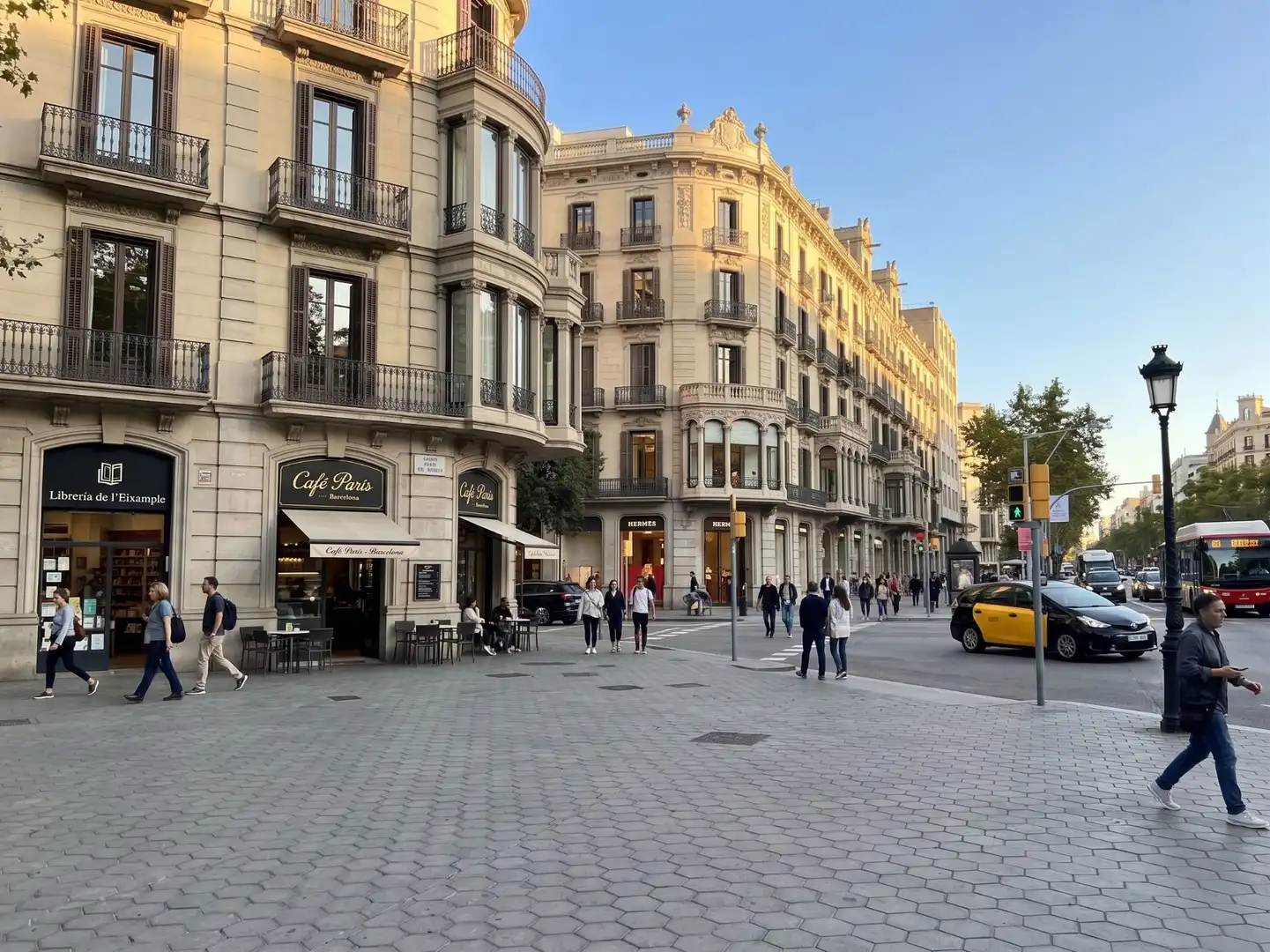 Vista exterior de Àtic en venda en Eixample