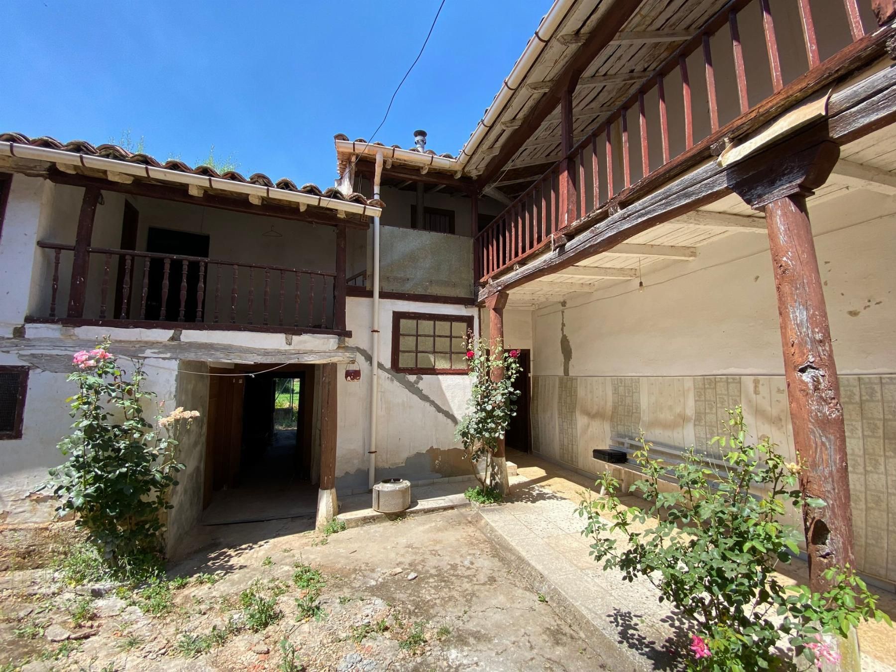 Exterior view of House or chalet for sale in Las Omañas   with Storage room and Furnished