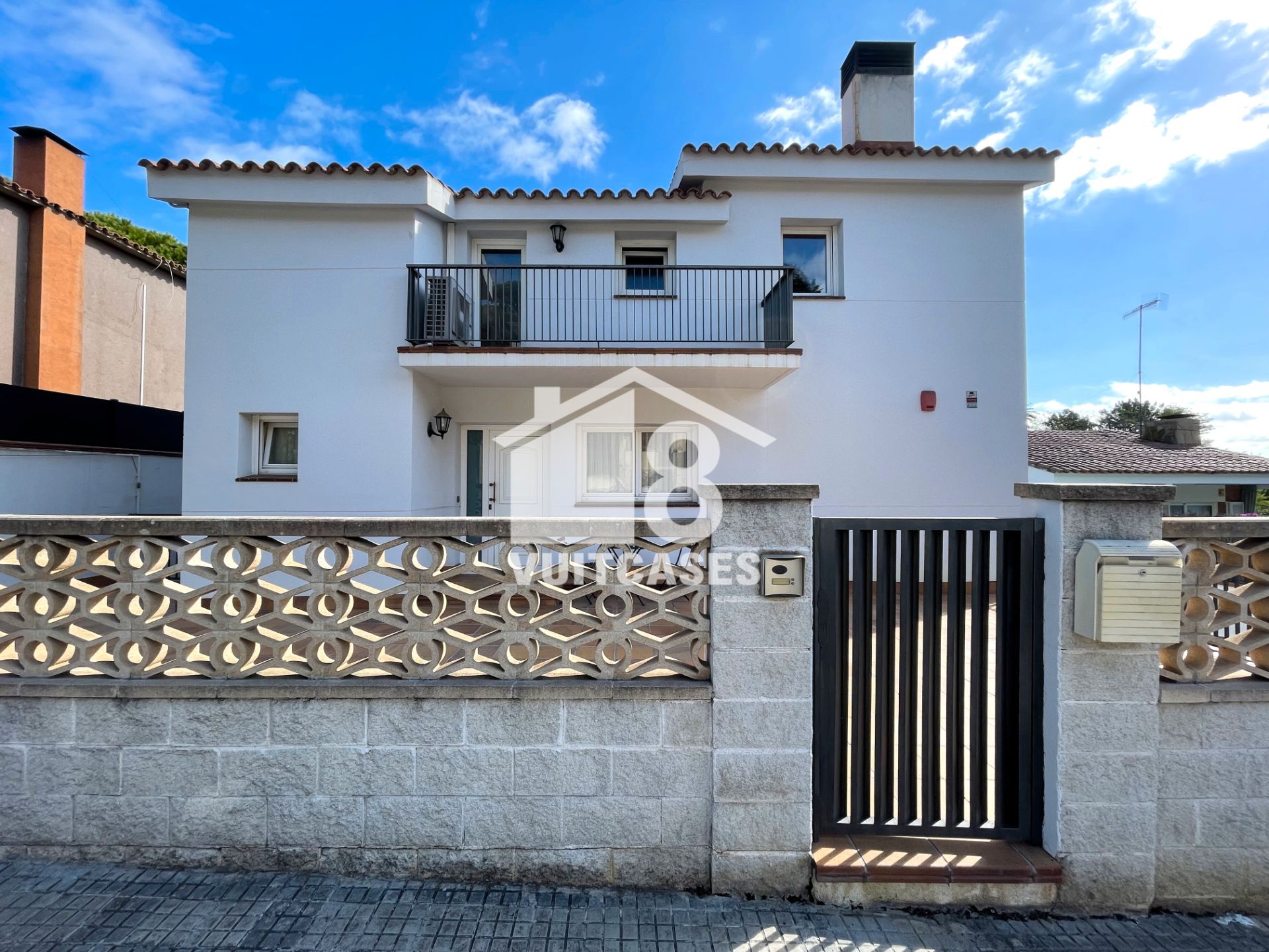 Vista exterior de Casa o xalet en venda en Sant Vicenç de Montalt amb Calefacció, Jardí privat i Terrassa