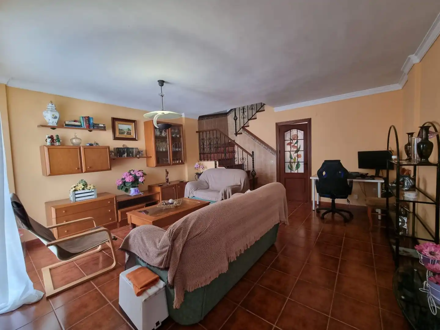 Sala de estar de Casa adosada en venta en Torremolinos con Aire acondicionado y Terraza