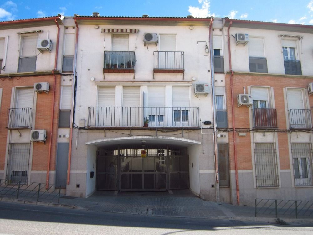 Vista exterior de Pis en venda en Baena amb Traster
