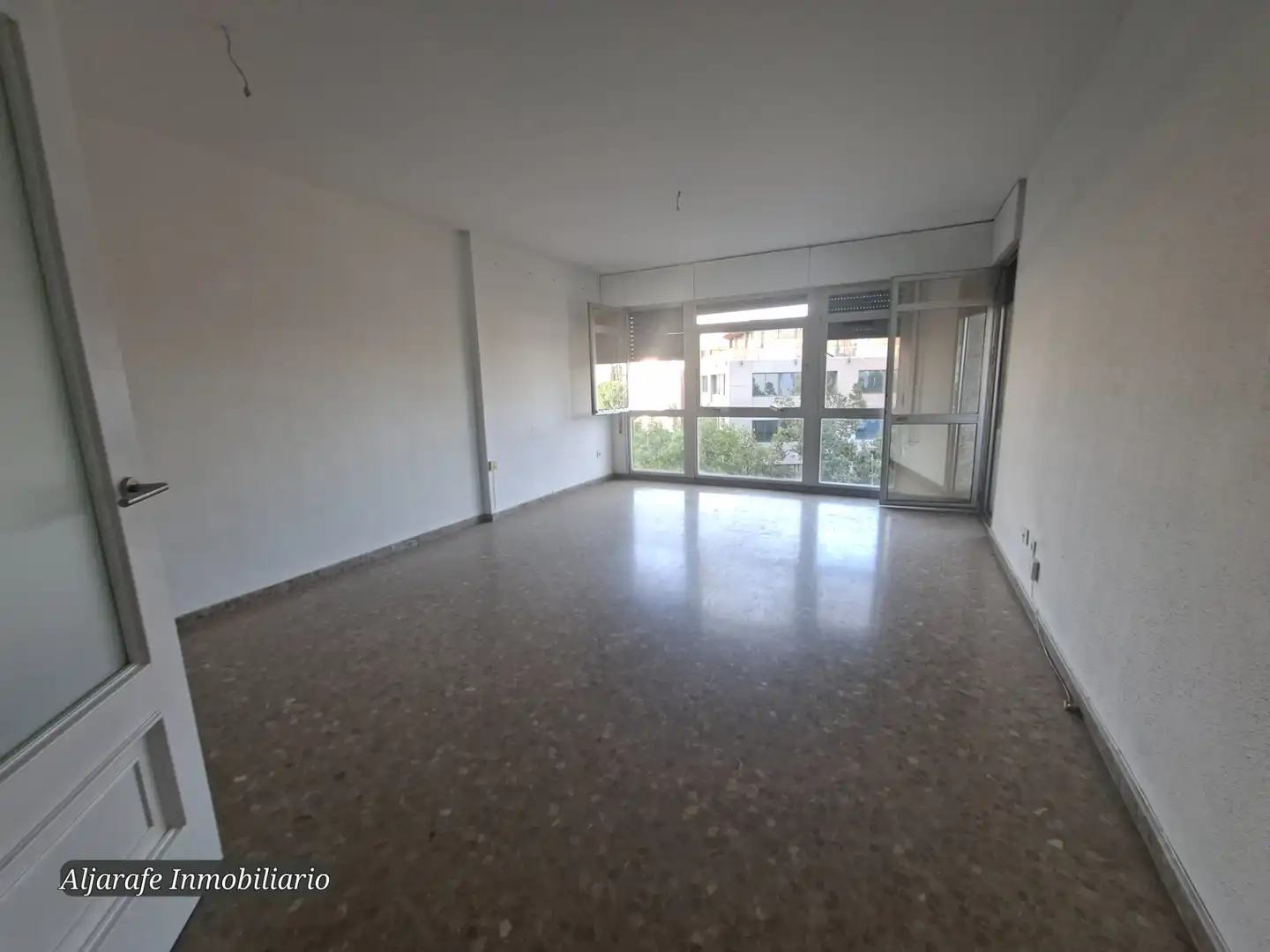 Living room of Flat for sale in Sevilla  with Air Conditioner, Heating and Private garden