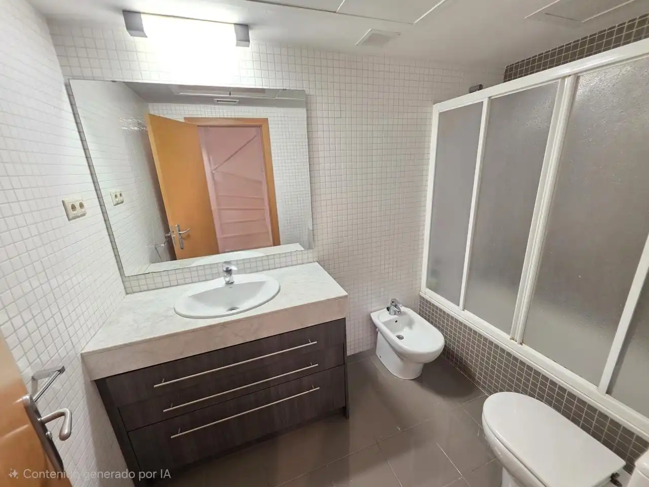 Bathroom of Ground floor for sale in Castelldefels  with Air Conditioner, Terrace and Storage room