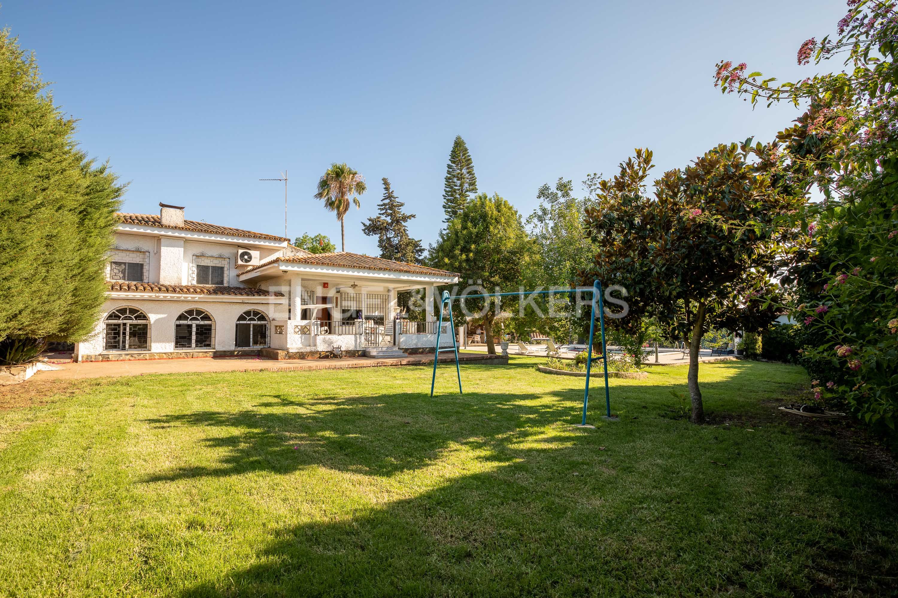 Vista exterior de Finca rústica en venda en El Rompido amb Aire condicionat, Calefacció i Jardí privat