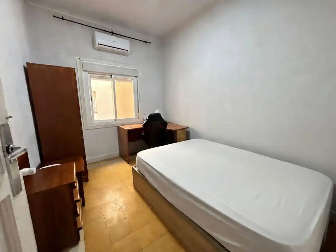 Bedroom of Flat for rent in Madrid