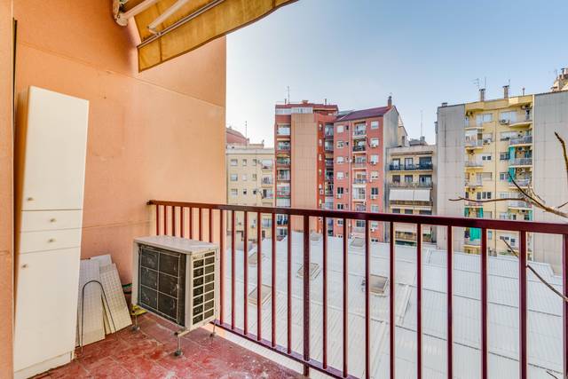 Piso en Venta en Carrer de la Indústria en Navas