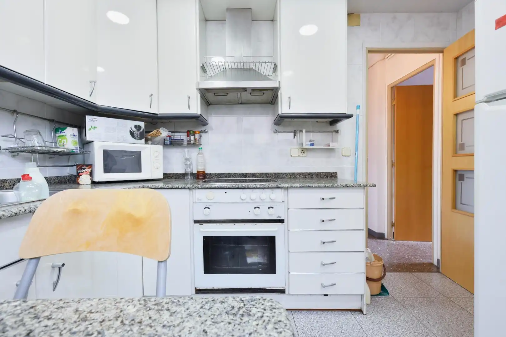 Kitchen of Apartments for sale in Barcelona