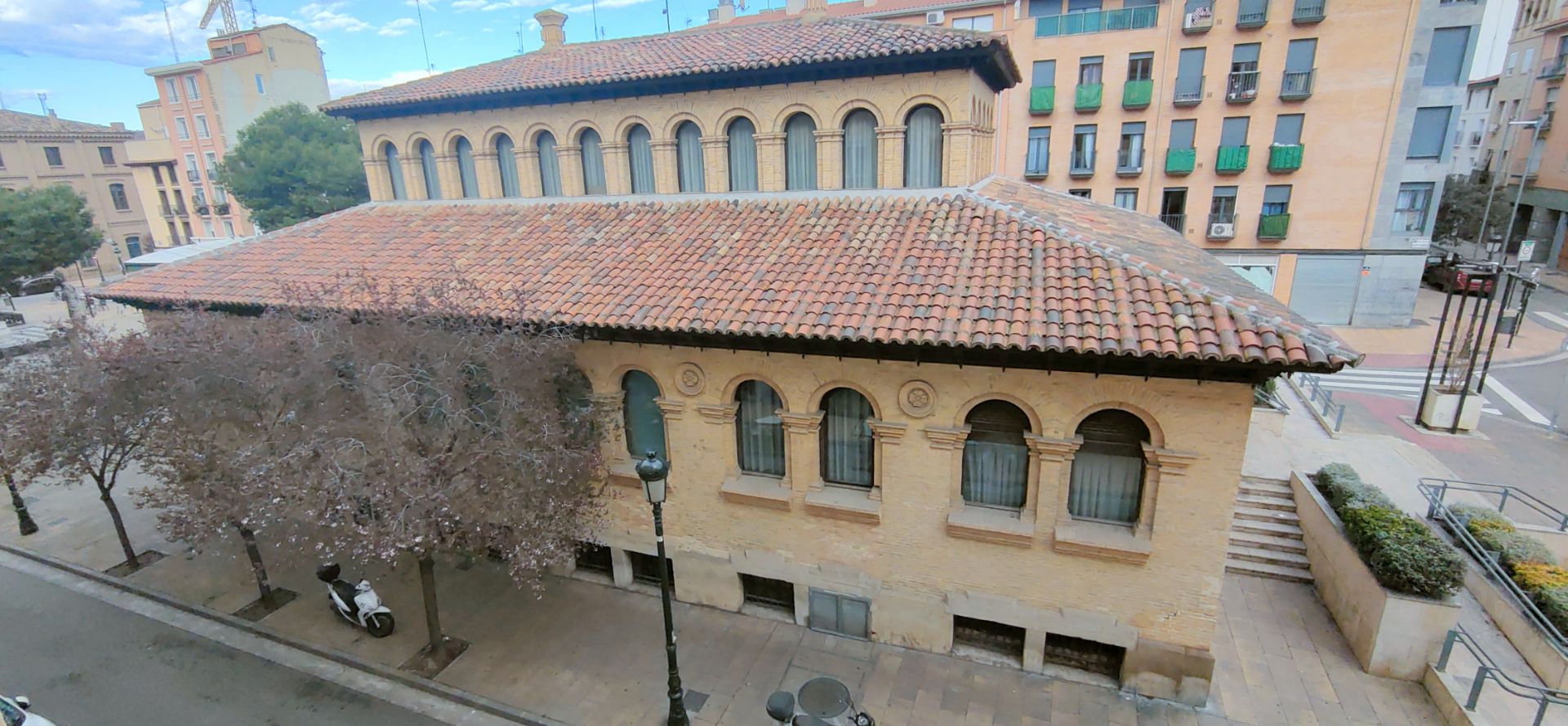 Vista exterior de Dúplex en venda en  Zaragoza Capital amb Balcó