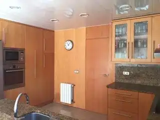 Cuina de Casa o xalet de lloguer en Sant Cugat del Vallès amb Aire condicionat, Calefacció i Jardí privat