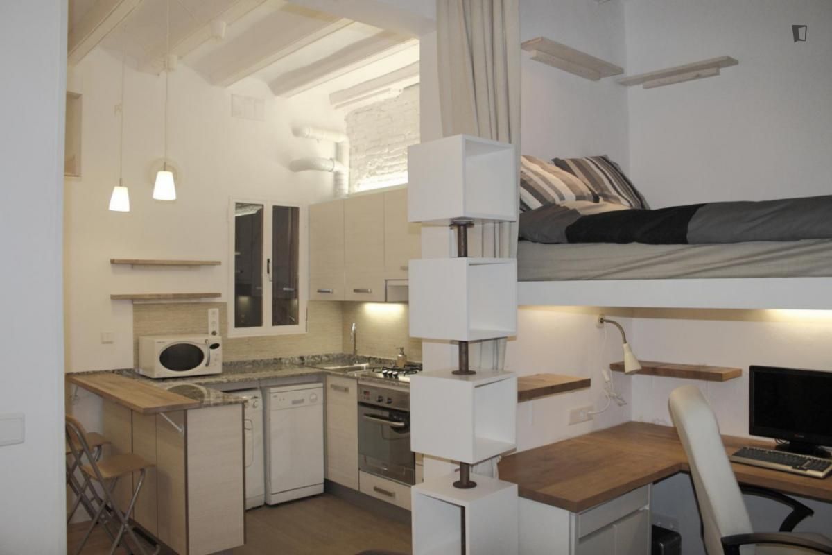 Study to rent in El Raval