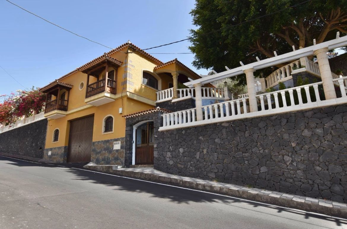 Exterior view of Houses for sale in San Cristóbal de la Laguna