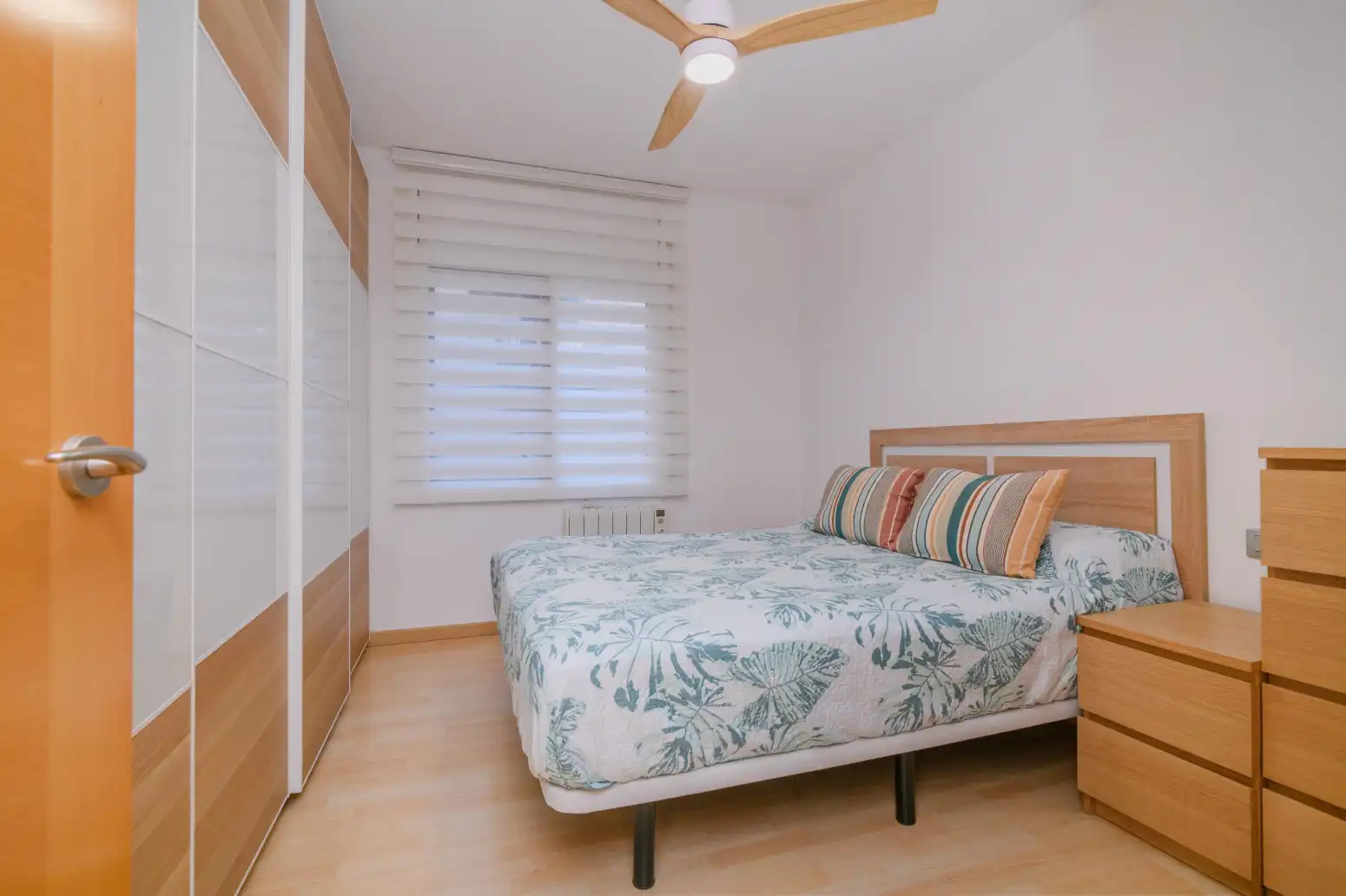 Bedroom of Flat for sale in La Roureda