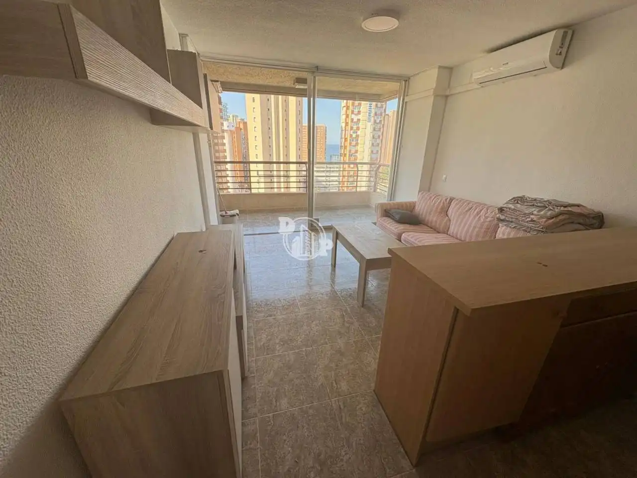 Wohnzimmer von Wohnung zum Verkauf in Benidorm mit Klimaanlage und Gemeinschaftspool