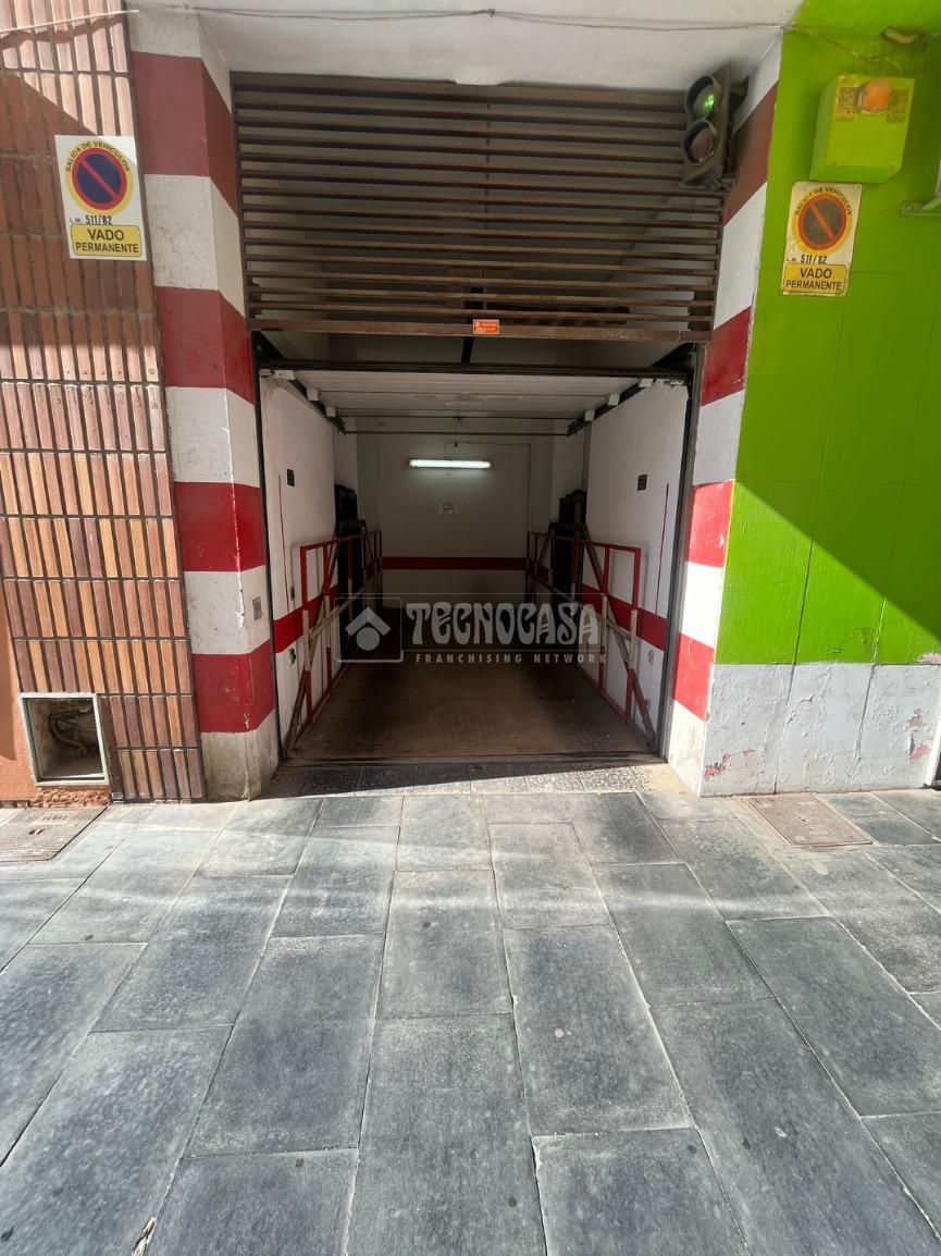Aparcament de Garatge en venda en  Almería Capital