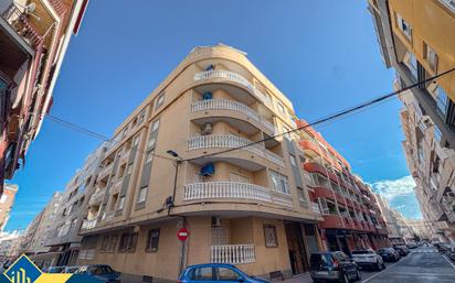 Vista exterior de Apartament en venda en Torrevieja amb Aire condicionat, Calefacció i Terrassa