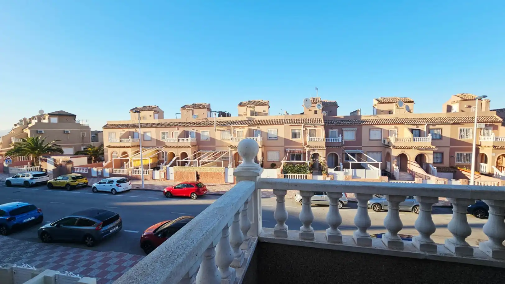 Vista exterior de Dúplex de alquiler en Santa Pola con Aire acondicionado, Calefacción y Terraza