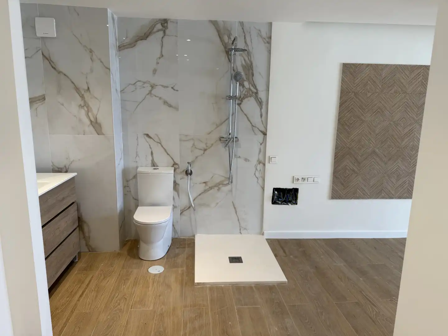Bathroom of Apartments for sale in Roquetas de Mar  with Air Conditioner, Terrace and Furnished