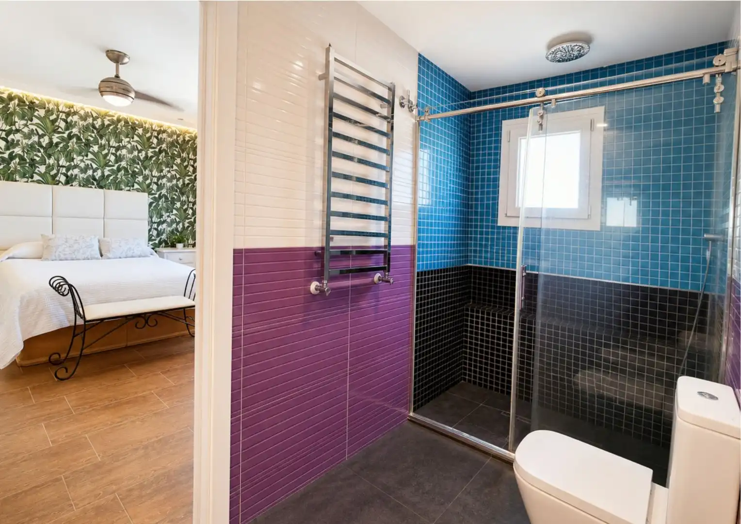 Badezimmer von Einfamilien-Reihenhaus zum Verkauf in Las Ventas de Retamosa mit Klimaanlage, Heizung und Privatgarten