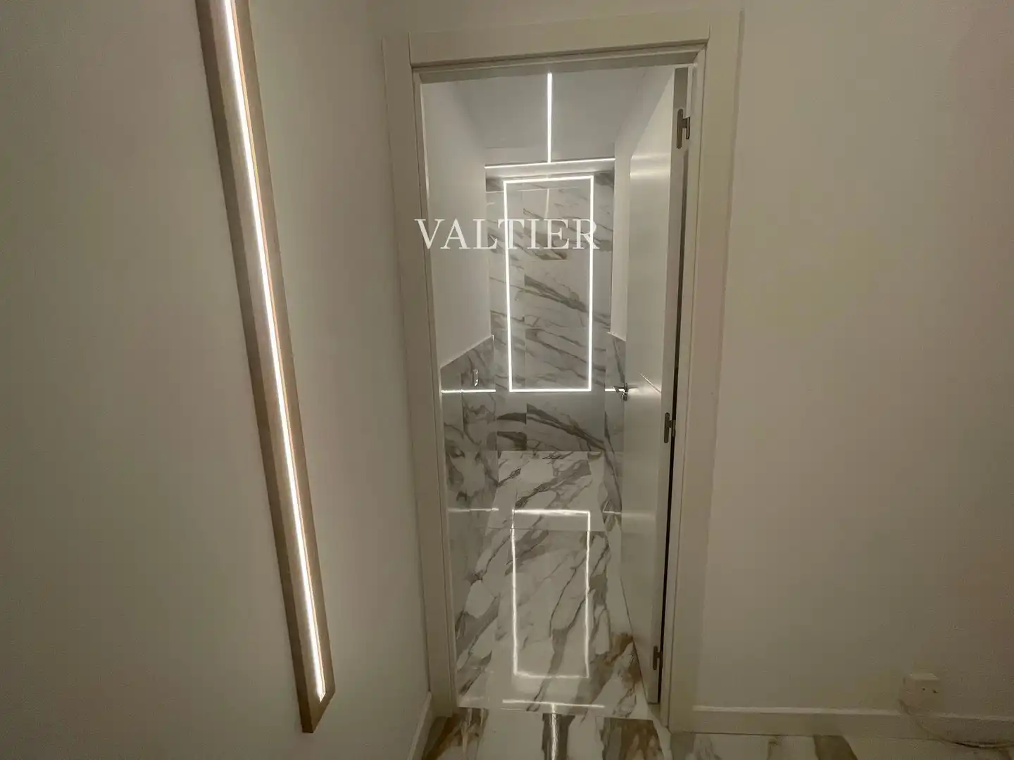 Bathroom of Flat for rent in Madrid  with Air Conditioner, Heating and Furnished