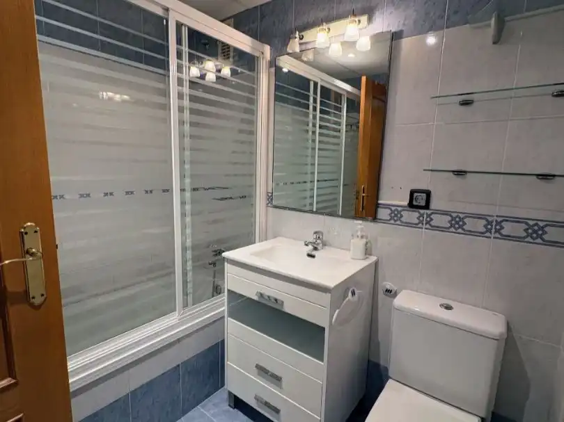 Bathroom of Flat for sale in Alzira