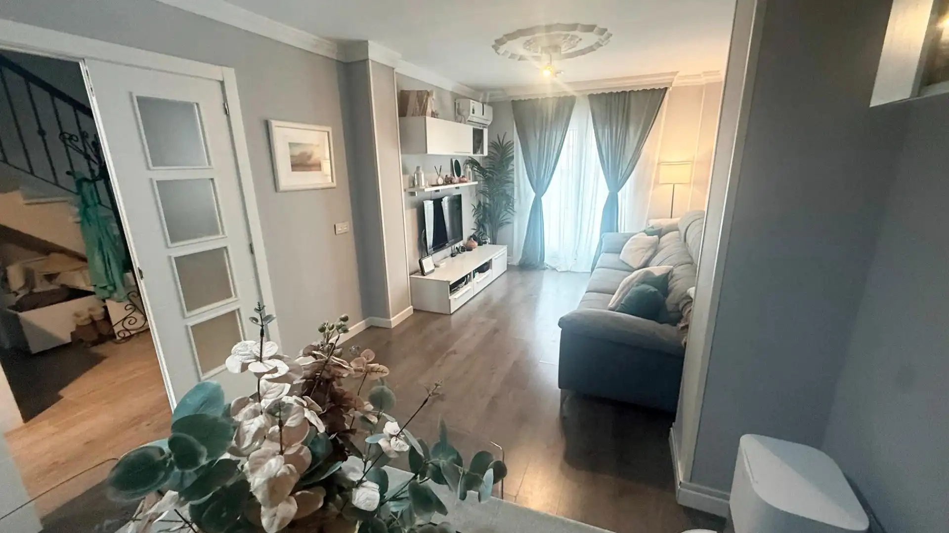 Wohnzimmer von Einfamilien-Reihenhaus zum Verkauf in Chiclana de la Frontera mit Klimaanlage, Abstellraum und Balkon