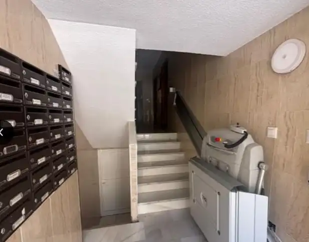 Piso con terraza en venta en Plaza de las Salinas 3, imagen 3