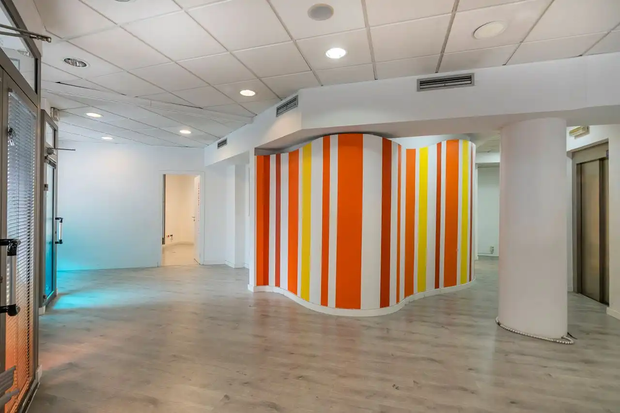 Business premises for sale in Carrer de Sarret i Arbós, imagen 5