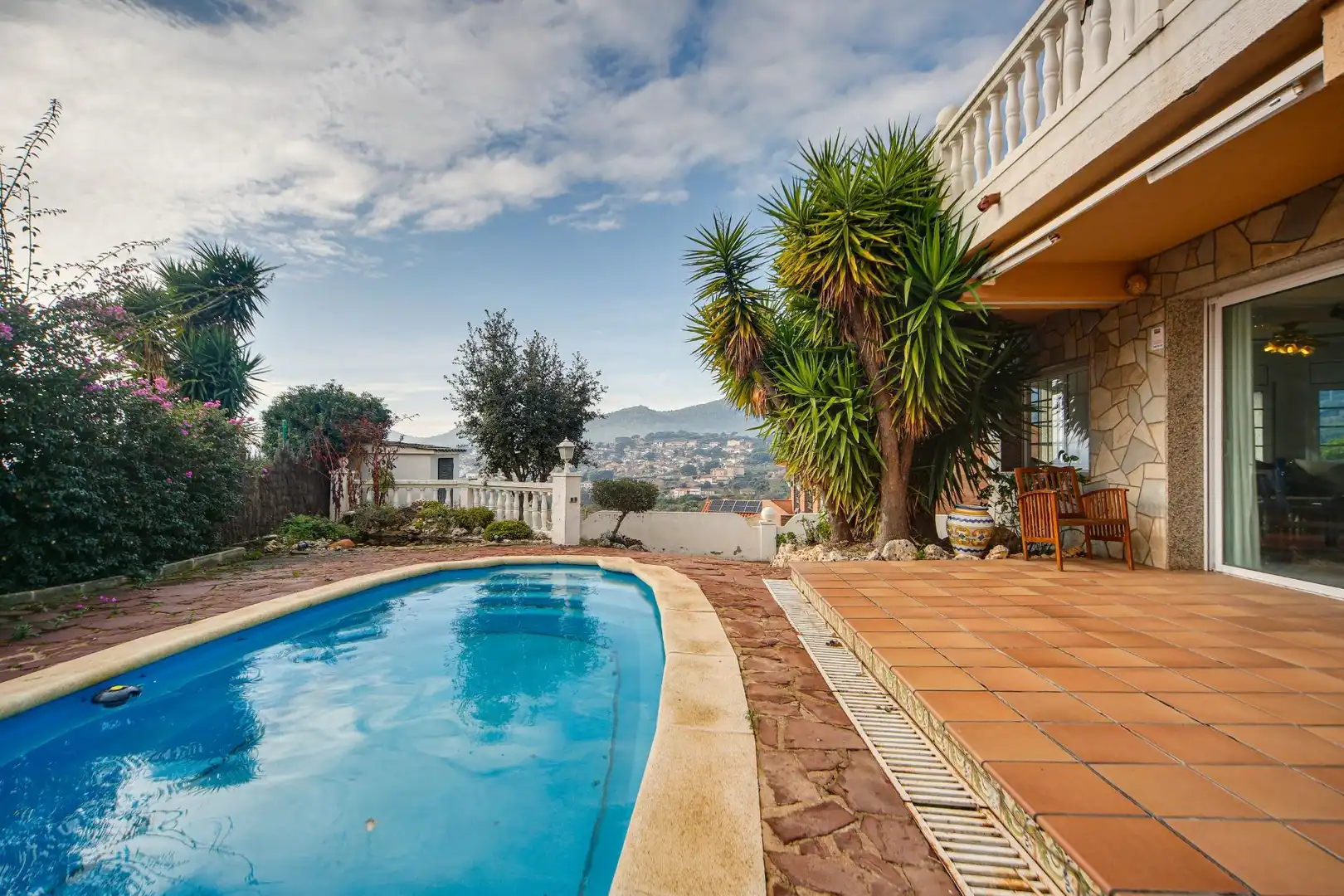Vista exterior de Casa o xalet en venda en Caldes de Montbui amb Aire condicionat, Calefacció i Jardí privat
