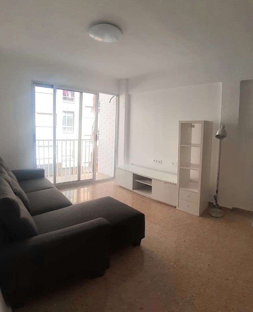 Sala de estar de Piso de alquiler en  Valencia Capital con Calefacción, Amueblado y Horno