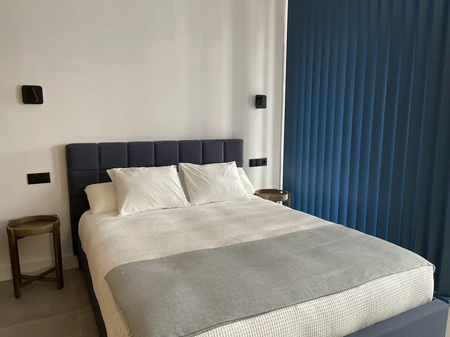 Habitación de Estudio de alquiler en Carmona con Aire acondicionado, Amueblado y Microondas