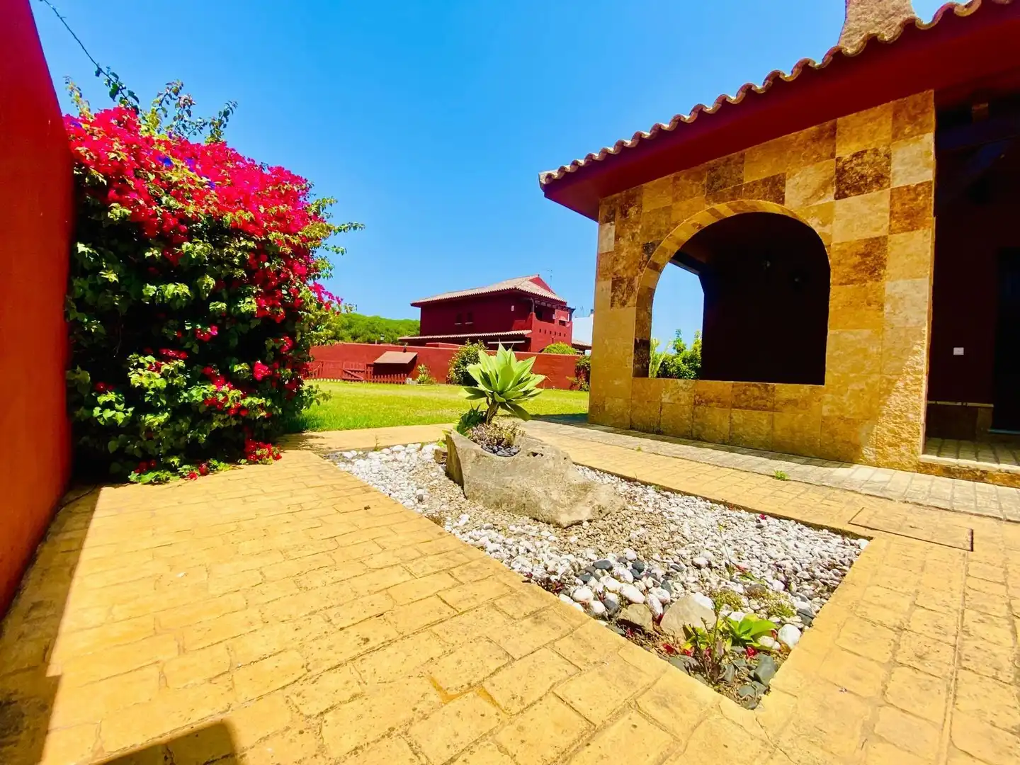 Villa con piscina in vendita a Novo Sancti Petri, imagen 4