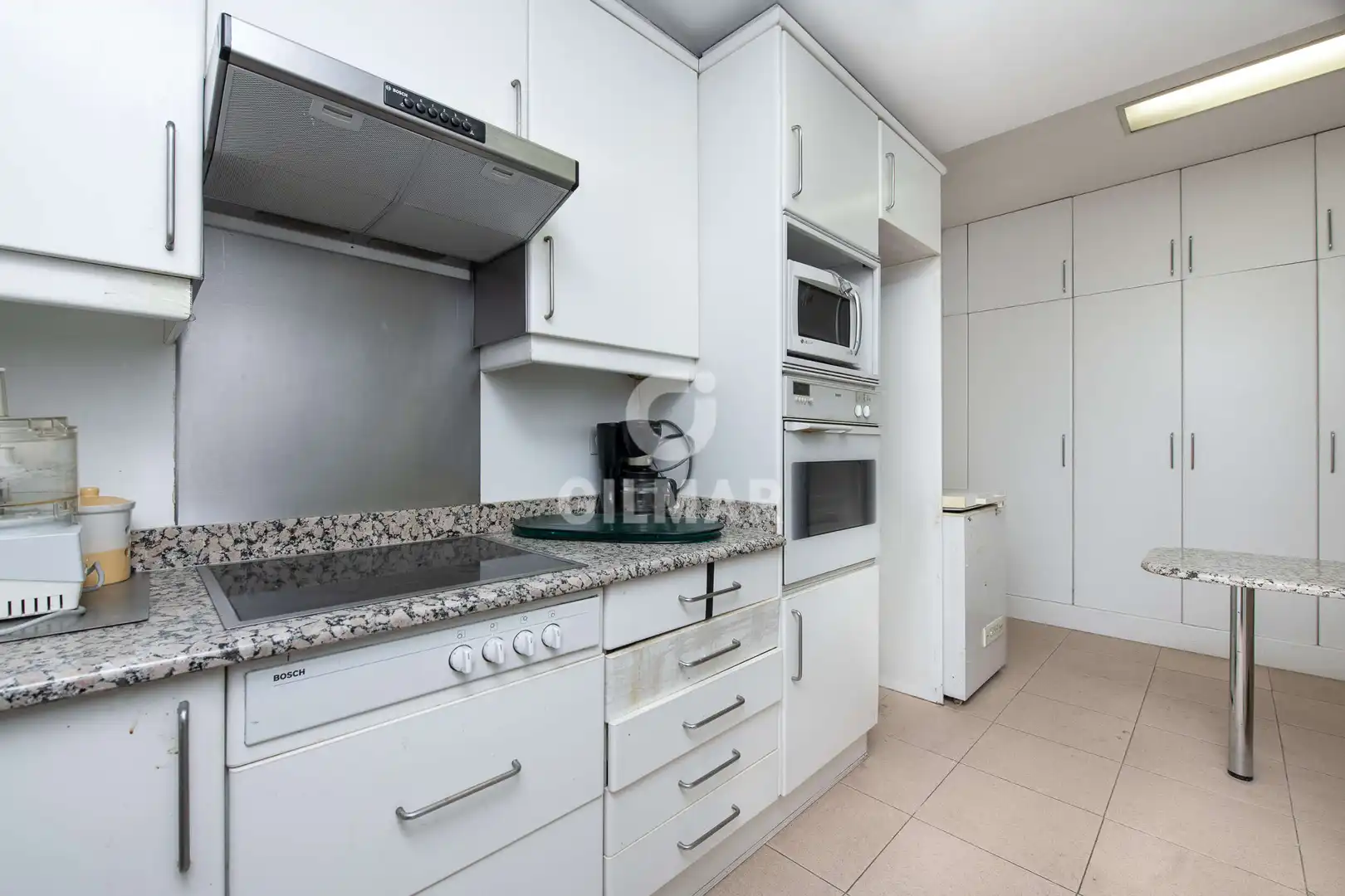 Küche von Wohnung zum Verkauf in Madrid mit Heizung, Privatgarten und Abstellraum
