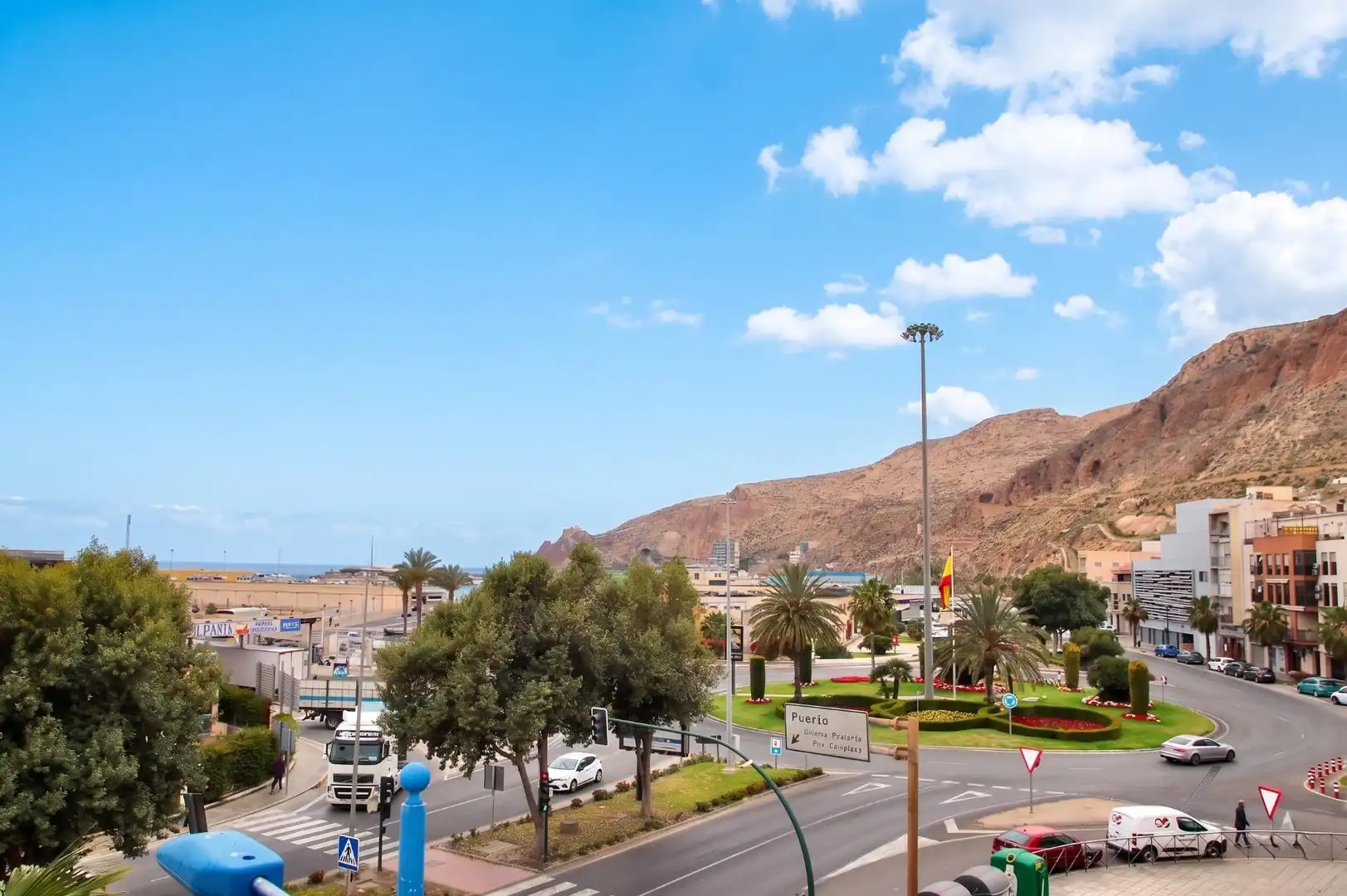 Vista exterior de Edificio en venta en Almería