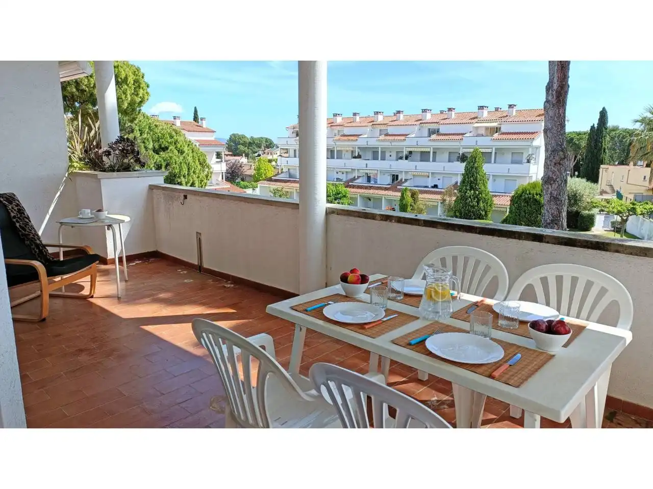 Terraza de Piso en venta en L'Escala con Terraza, Amueblado y Piscina comunitaria