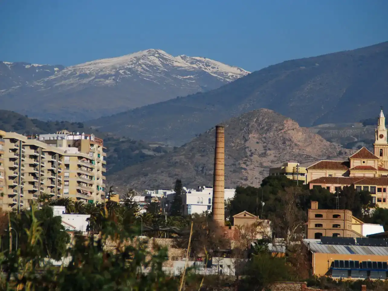 Vista exterior de Piso de alquiler en Motril con Aire acondicionado, Piscina y Amueblado